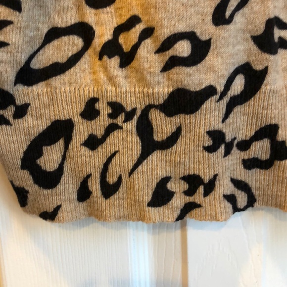 Women’s Bebe taupe and black top - Picture 3 of 11